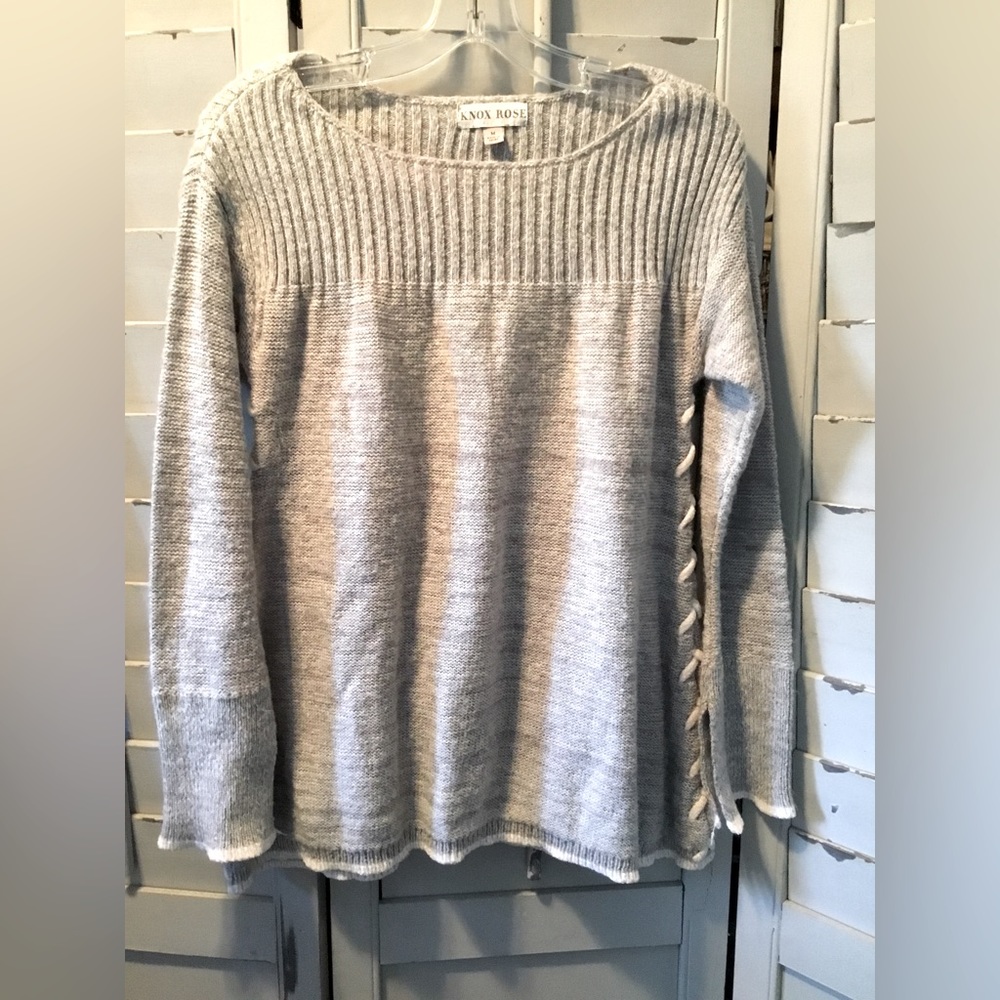 Knox Rose sweater size M